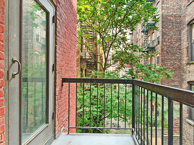 226 E 25th St #2A — Photo 5