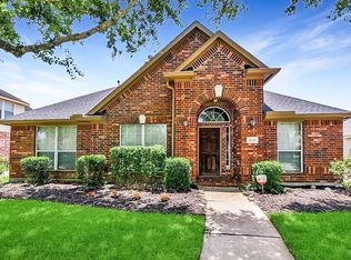 2606 Arrowhead Creek Ln, Pearland, TX 77581