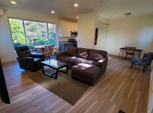 94253 8th St #B, Gold Beach, OR 97444