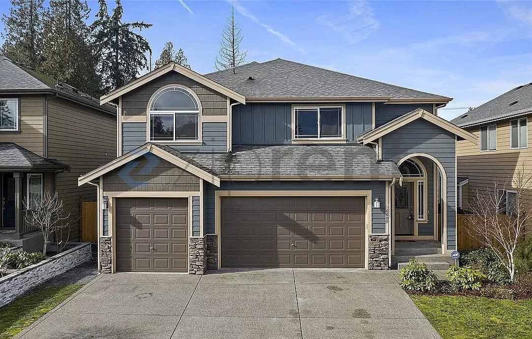 4 bed, 2303 sqft, $3,195 — Photo 1