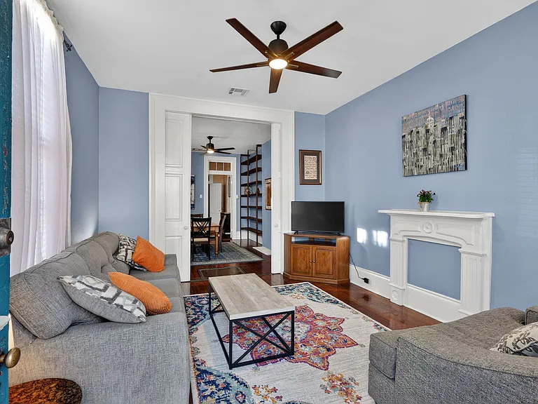 433 Pacific Ave — Photo 2