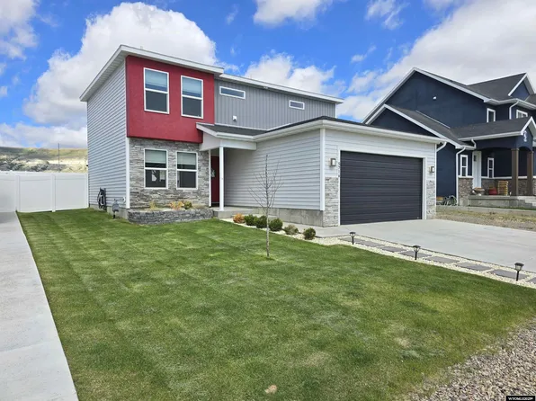 5716 Sunridge Dr, Rock Springs, WY 82901