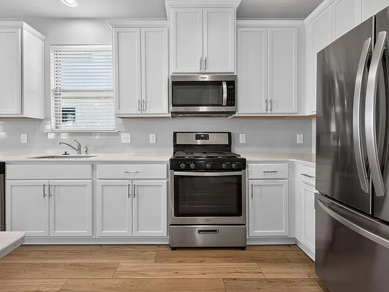 320 Rend Dr — Photo 12