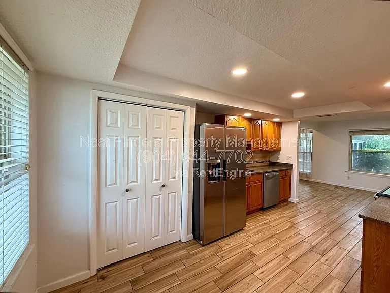 7007 Holiday Hill Ct — Photo 11