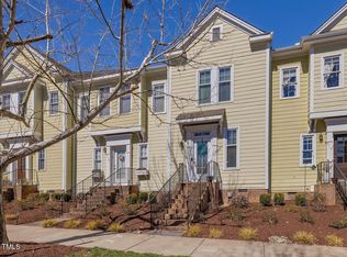 916 Highgrove Dr, Chapel Hill, NC 27516
