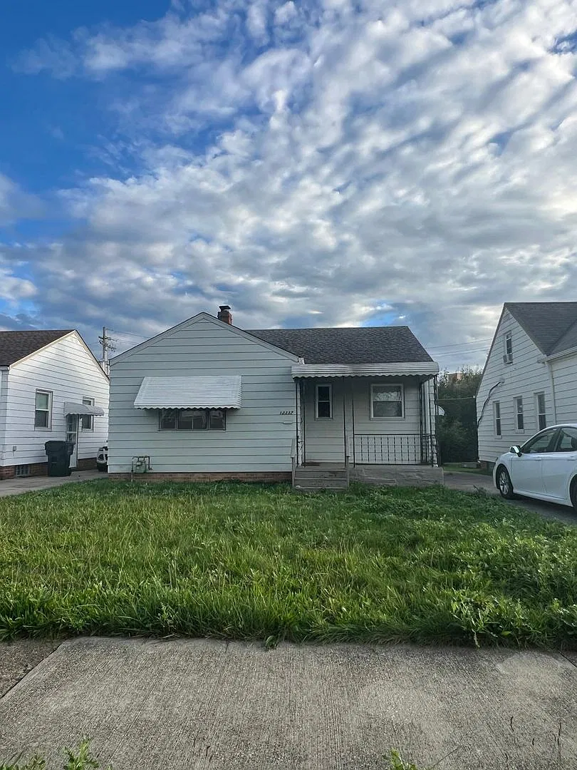 Charming 2-Bedroom Single-Family Home in Garfield Heights! — Photo 2