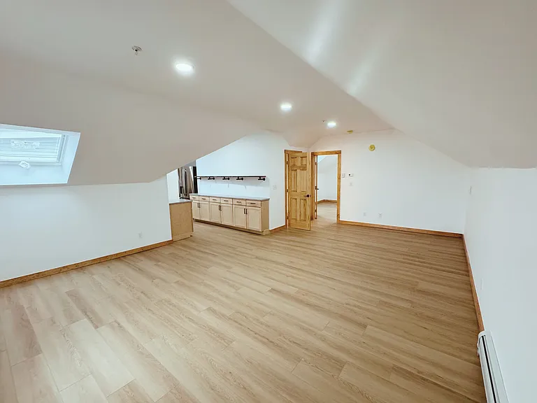 24 Grant St #8 — Photo 13