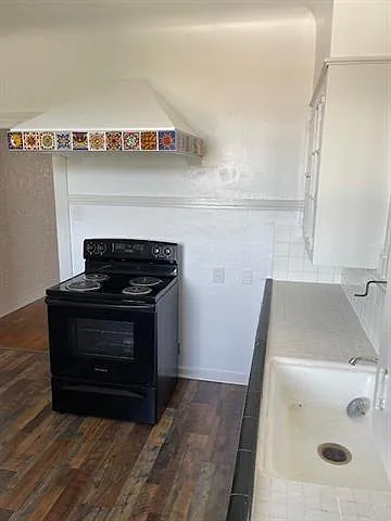 4237 S Prieur St — Photo 15