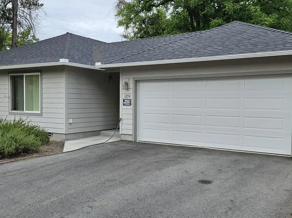 1296 Fruitdale Dr, Grants Pass, OR 97527