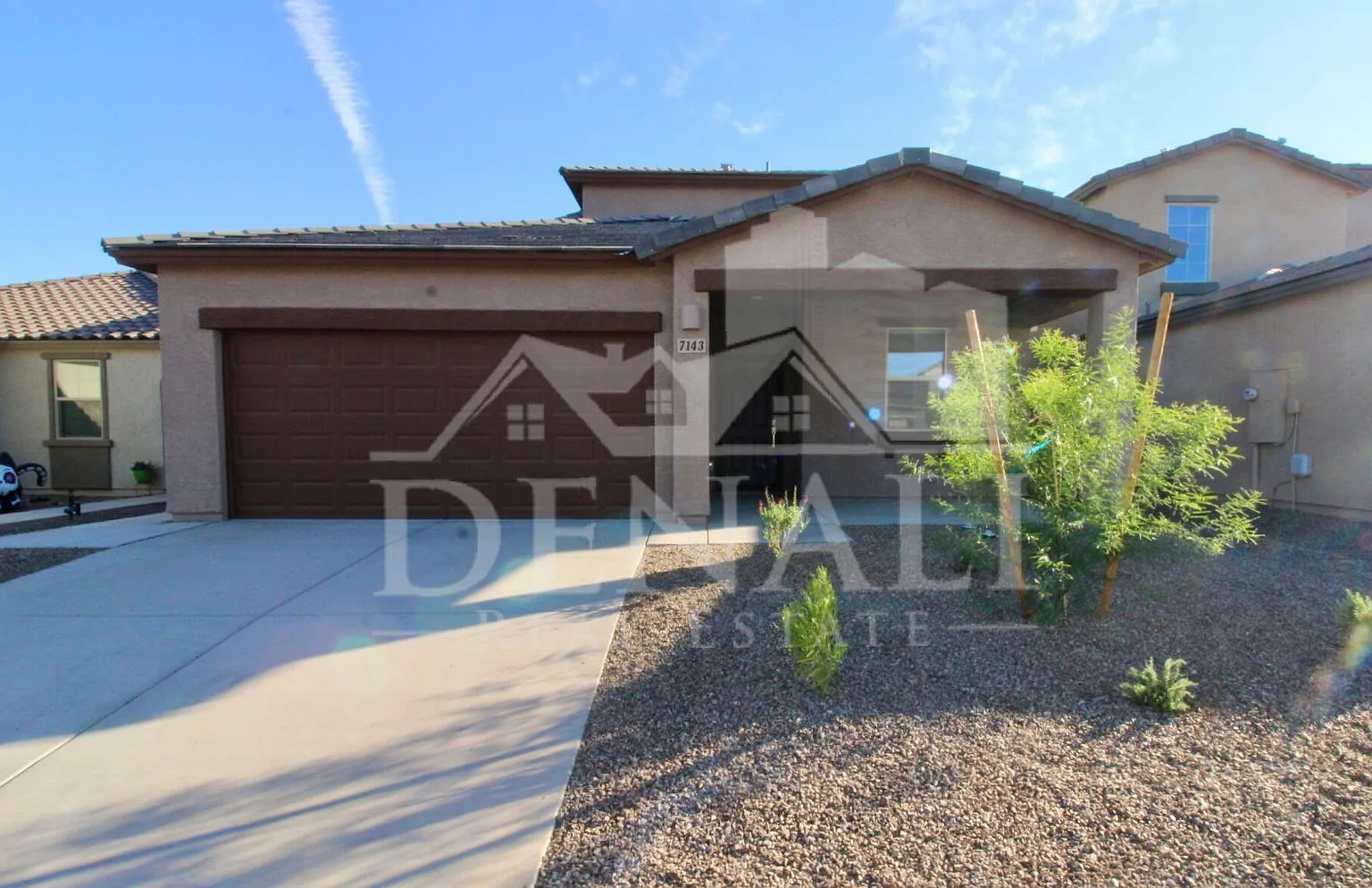 4 bed, 4.0 bath, 2685 sqft, $2,350 — Photo 1