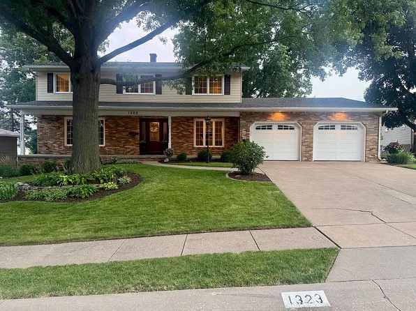 1323 Hayes Ct, Davenport, IA 52804