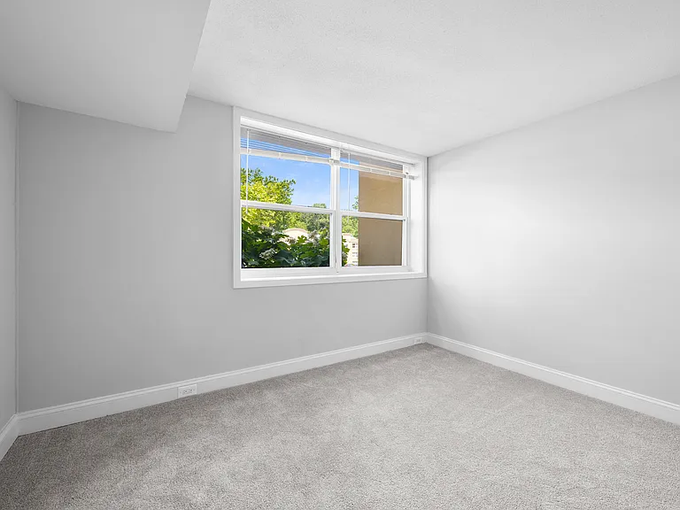 Stuart Woods Apartments — Photo 41