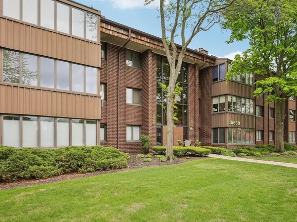 N85W15650 Ridge ROAD #306, Menomonee Falls, WI 53051