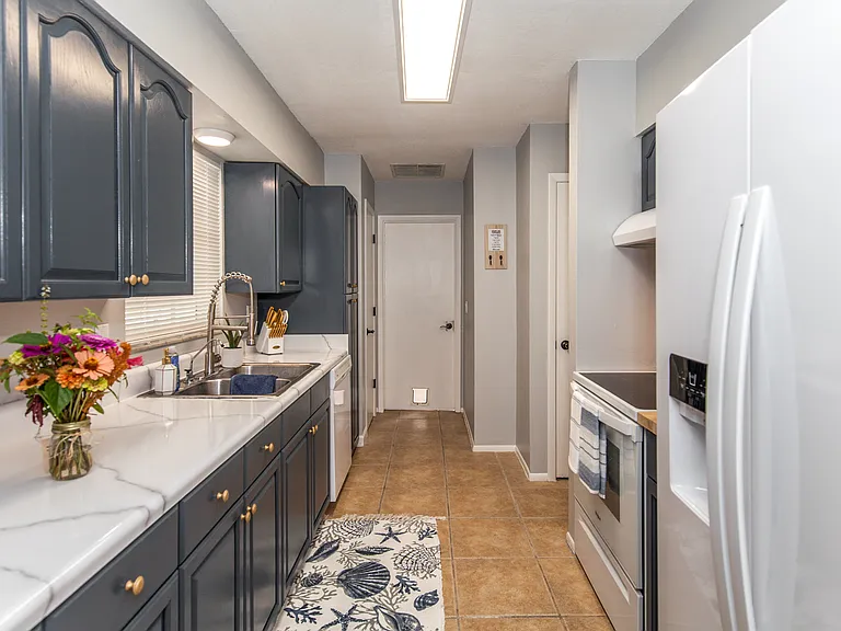 140 Columbia Rd — Photo 27