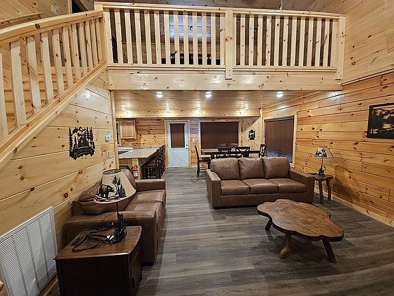 4th image of 1515 Rainbow Ridge Way