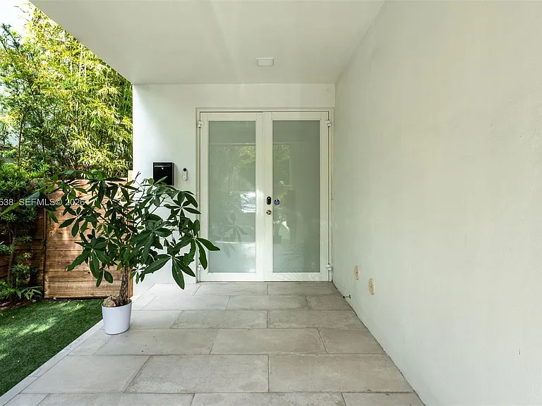 2908 Virginia St #2908 — Photo 2