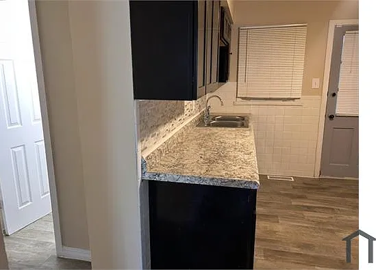 1218 Lynfield Pl — Photo 18