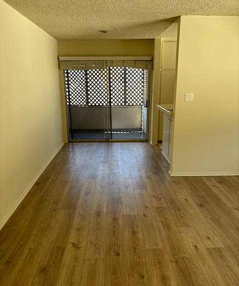 18014 Burbank Blvd #7 — Photo 7