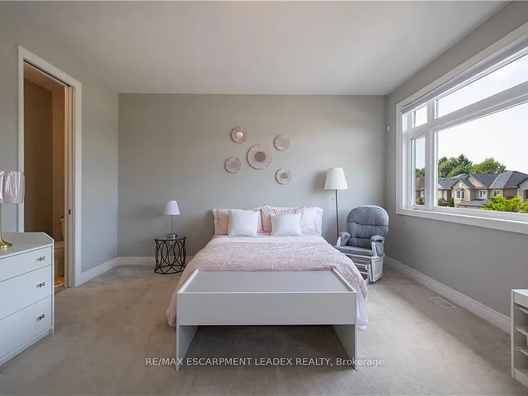 19 Secinaro Ave — Photo 29