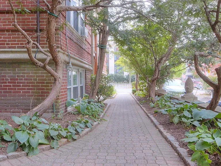1699 Cambridge St #4 — Photo 3
