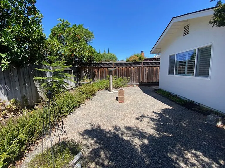 363 Helen Way — Photo 31