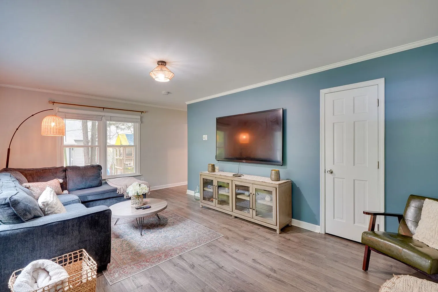 2 bed, 2.0 bath, 1194 sqft, $3,128 — Photo 3