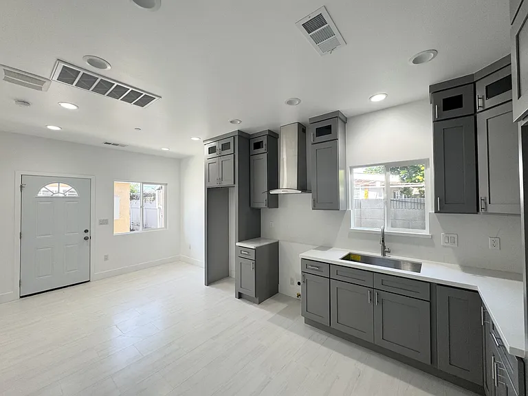 9078 Ingram Ave — Photo 4