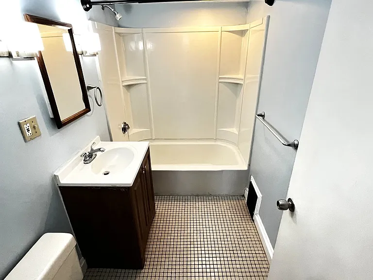 12 Michigan Ave #3 — Photo 10
