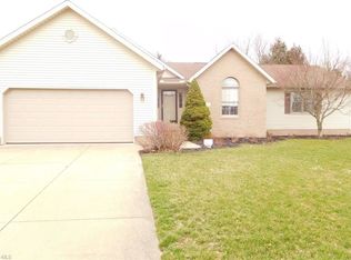 3588 Falcon Chase St NW, Uniontown, OH