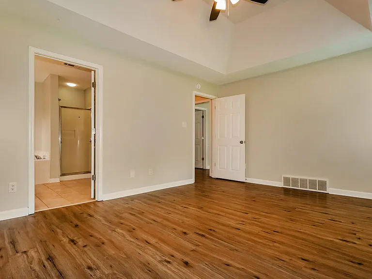7896 Jills Creek Dr — Photo 10