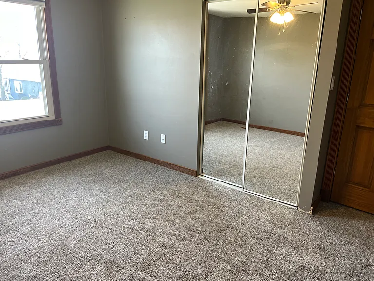 4051 E Forest Glen Ave — Photo 7
