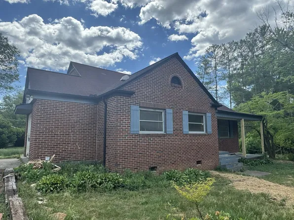 1203 Hibriten Dr SE, Lenoir, NC 28645