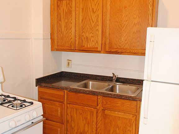 4th image of 223 N La Crosse Ave #2