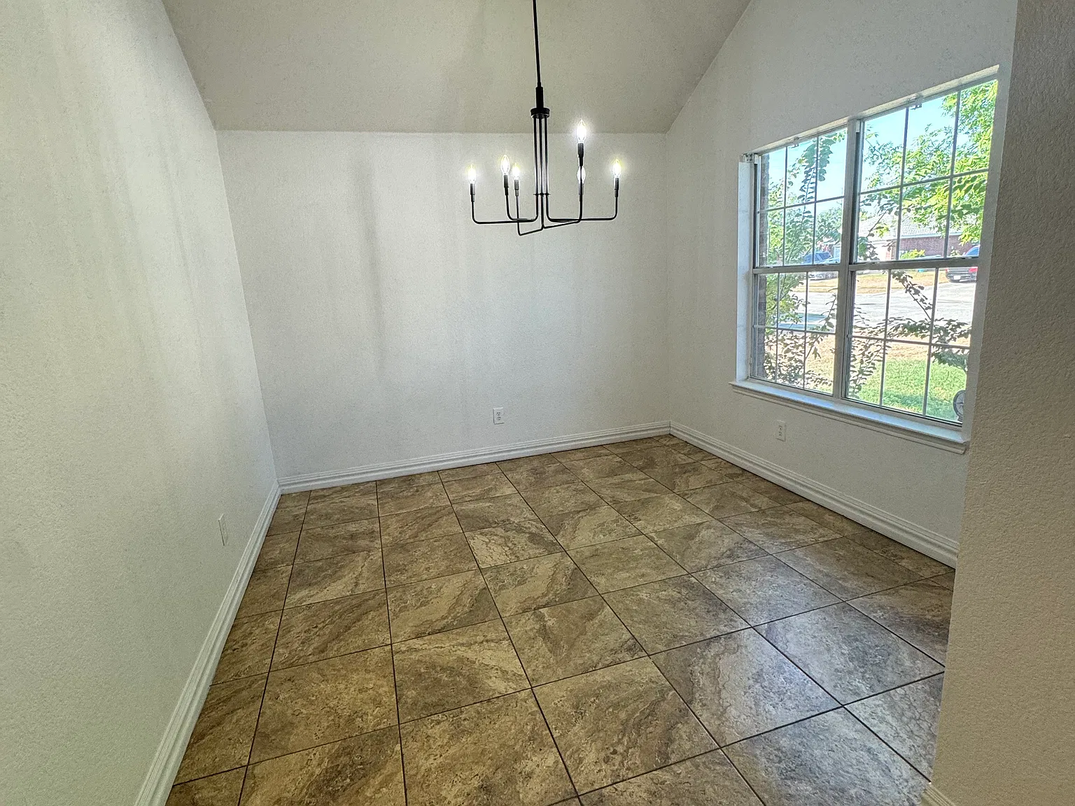 3 bed, 1532 sqft, $2,000 — Photo 4