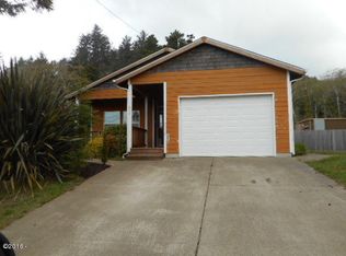205 E Collins St, Depoe Bay, OR