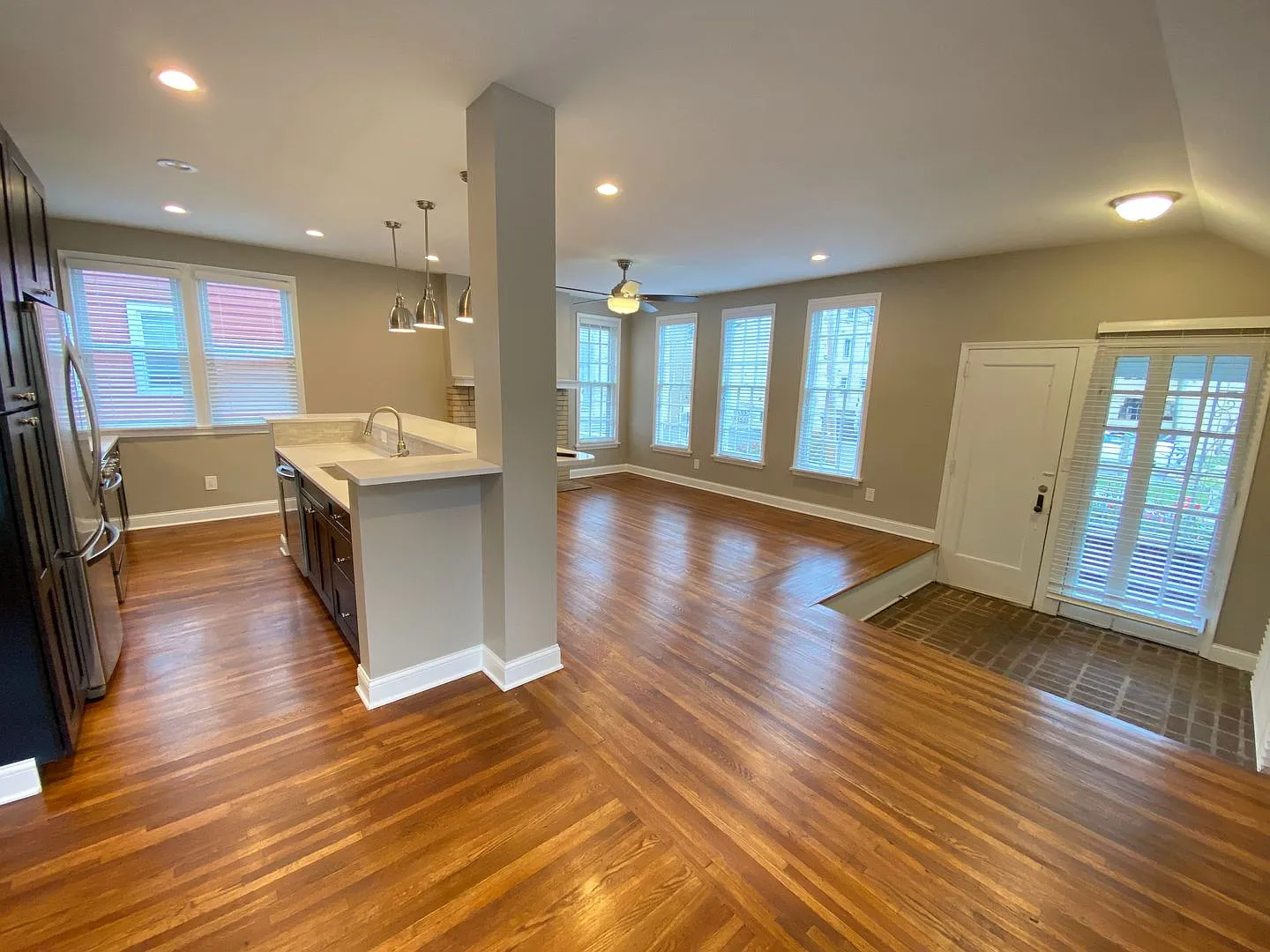 Renovated House Central Campus OSU ! 3 Baths, Close to High Street — Photo 2