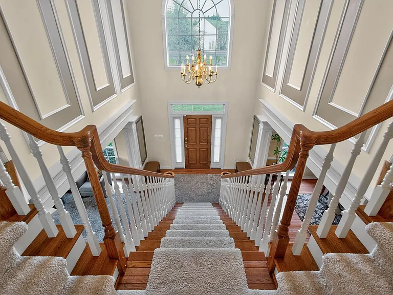 401 Hilton Head Ct — Photo 32