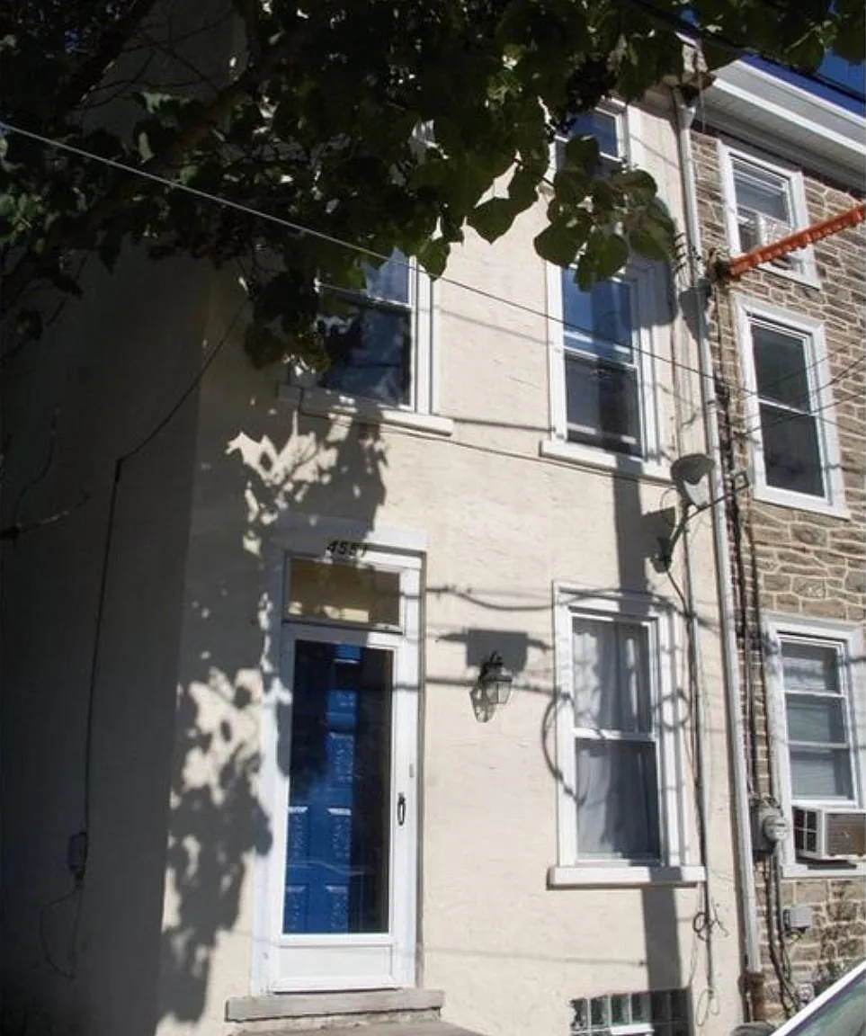 4 bed, 1.5 bath, 1600 sqft, $3,200 — Photo 1