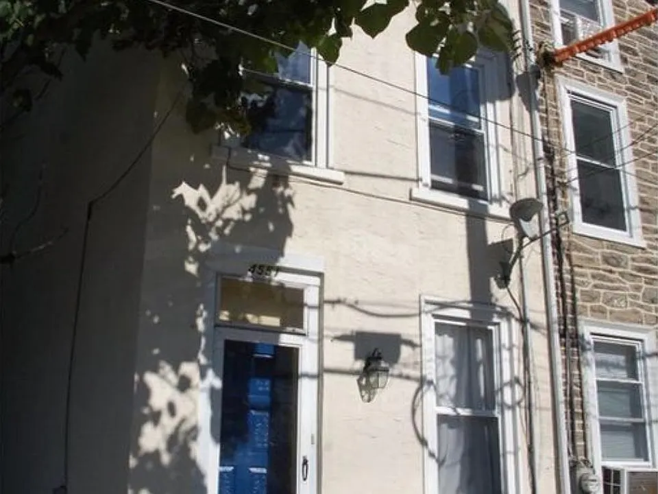 4551 Baker St