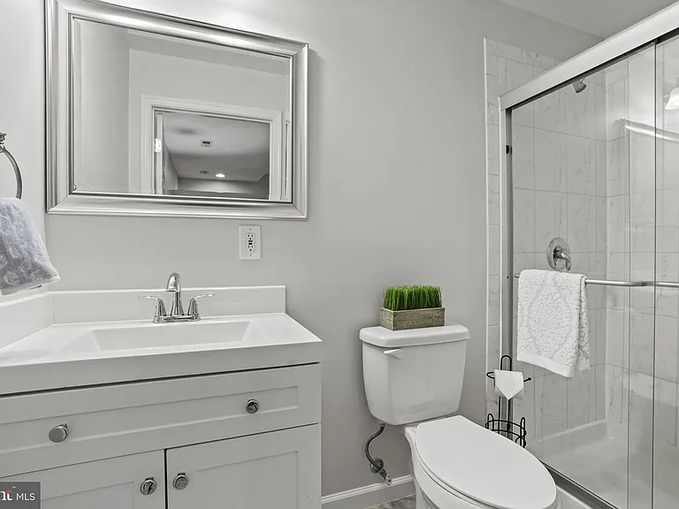 6032 Gholson Bridge Ct — Photo 35