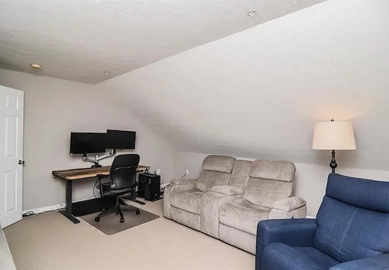 14 Georgetowne Dr — Photo 23