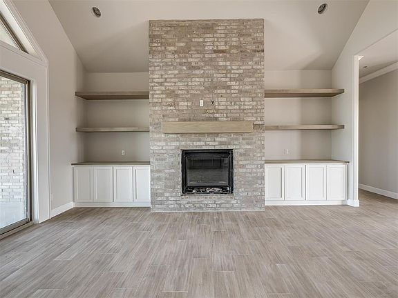 5th image of 7731 Chesapeake Ln NE