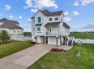 211 Tuna Run Rd, Freeport, TX 77541