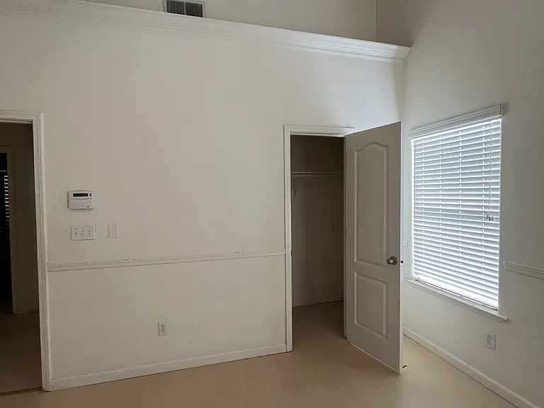 2142 N Arbor Ave — Photo 11