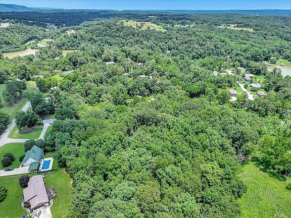 4th image of 2.7 Acres Park Dr