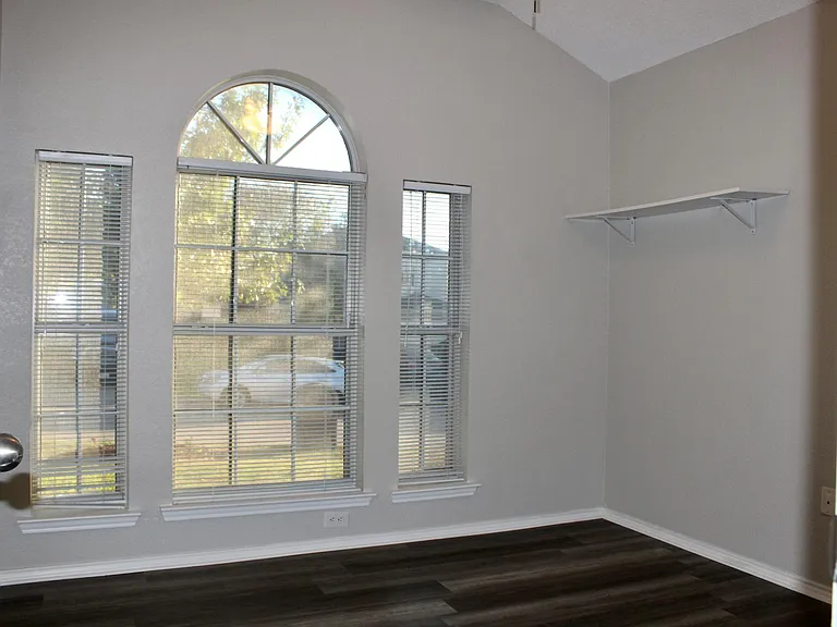 10252 Tustin Ter — Photo 11