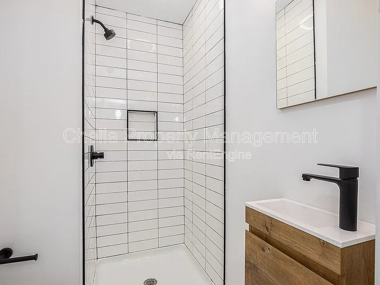 1012 Debow St #B — Photo 26