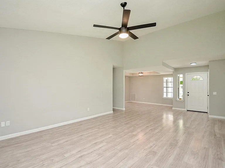 22018 Grand Forks Dr — Photo 8