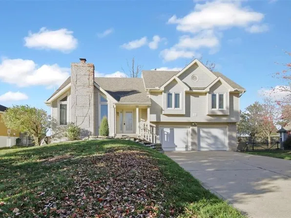 7810 N Strathbury Ave, Kansas City, MO 64151