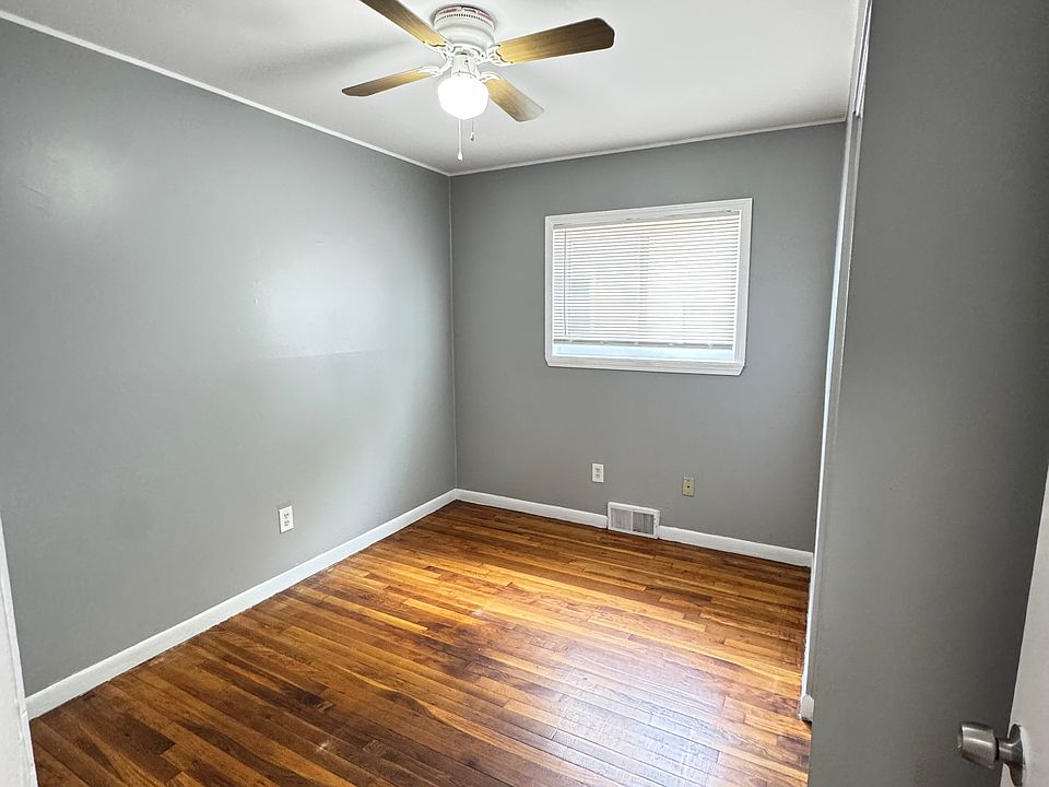 8232 Edward Ave, photo 9